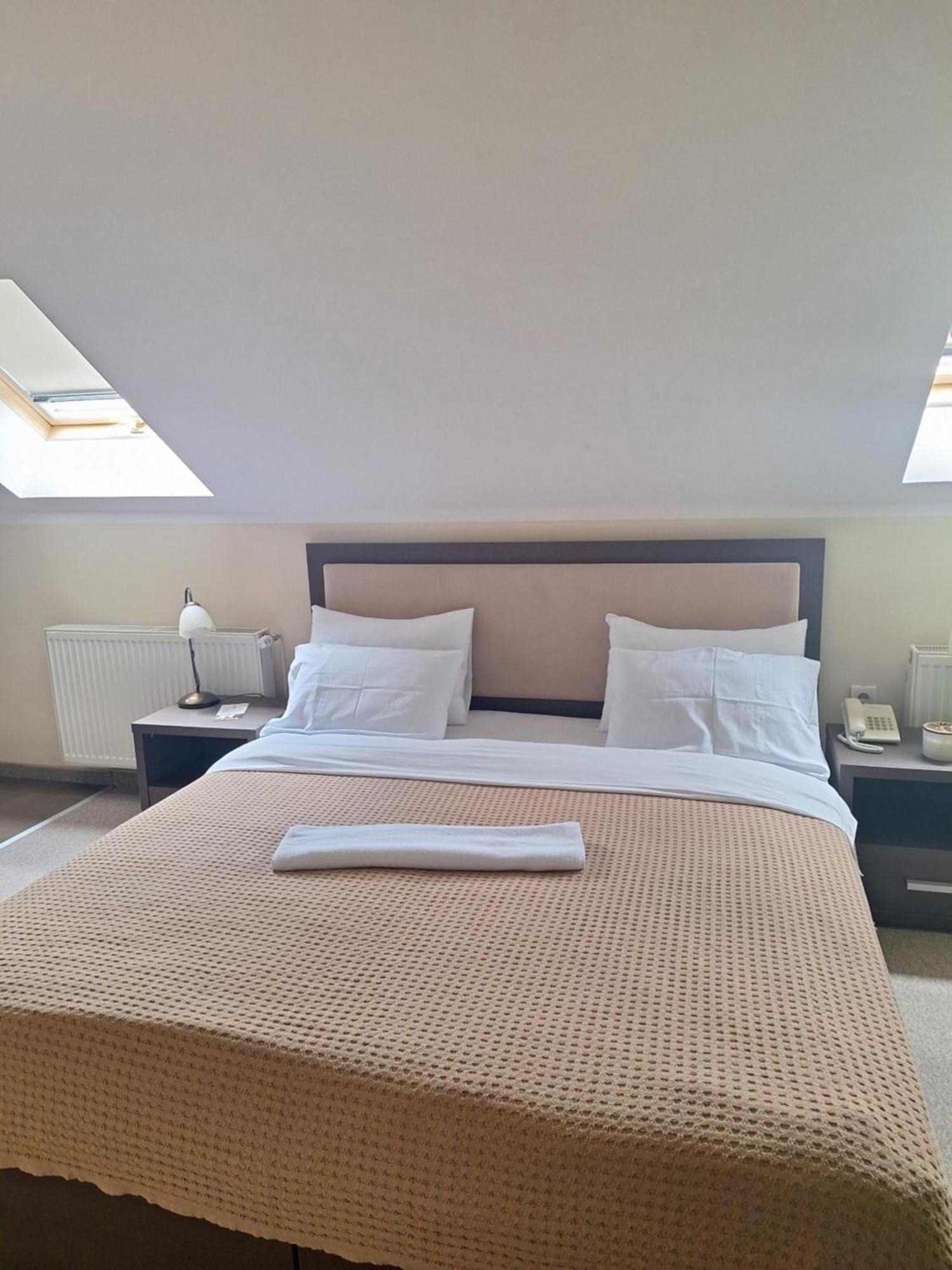 Garni Hotel Ema Крагуевац Экстерьер фото