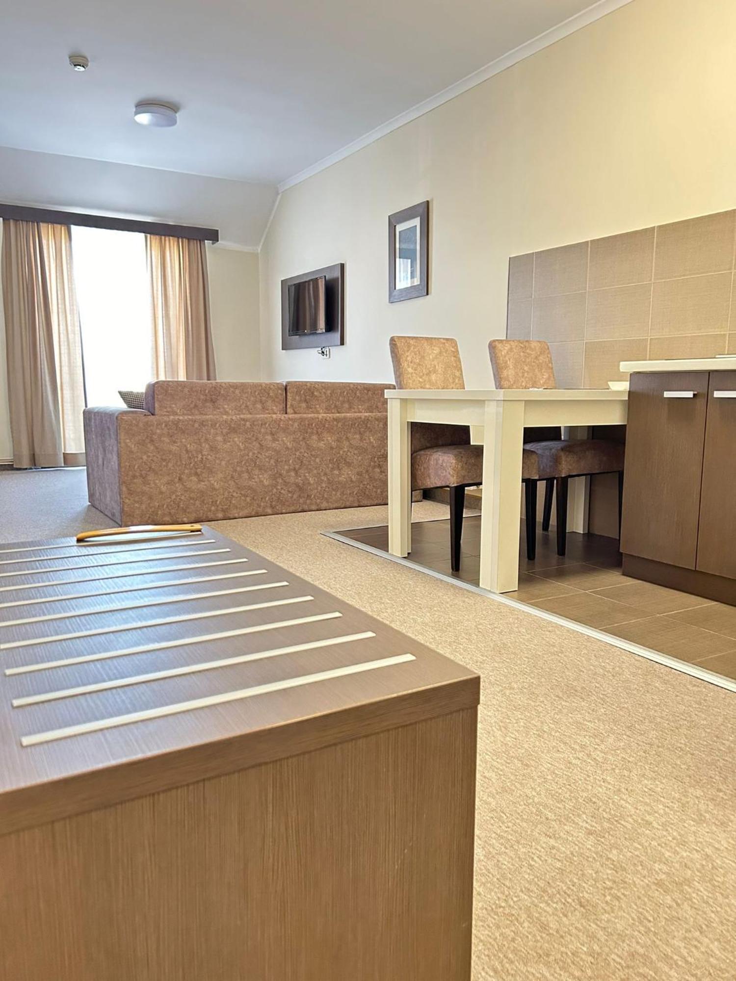 Garni Hotel Ema Крагуевац Экстерьер фото